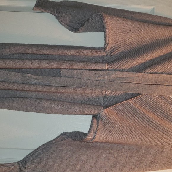 Gray Sweater dress - Picture 2 of 4